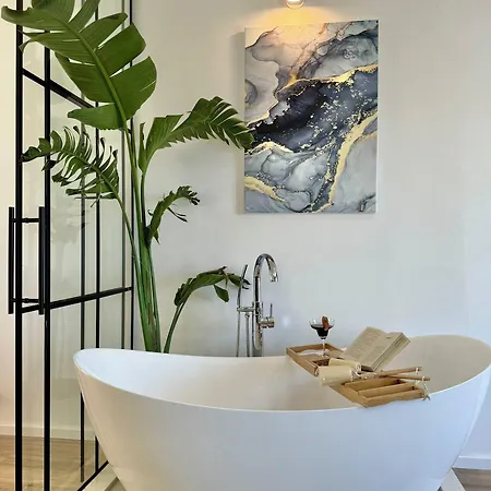 Casa Benita フヴァル