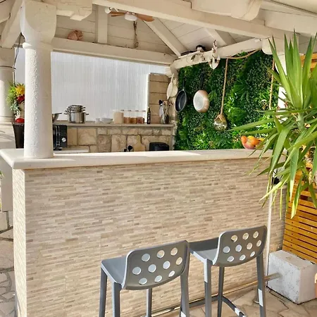 לינה וארוחת בוקר Casa Benita חוואר