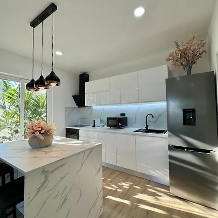 לינה וארוחת בוקר Casa Benita חוואר